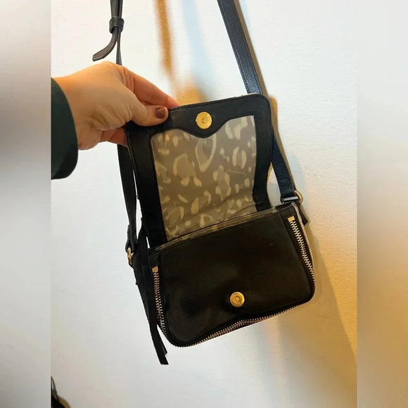 Aimee Kestenberg Crossbody Bag Purse Leather Fold Over Magnetic Closure - Picture 4 of 6